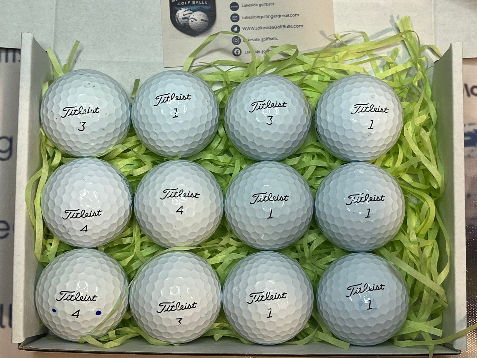 12 Titleist AVX White