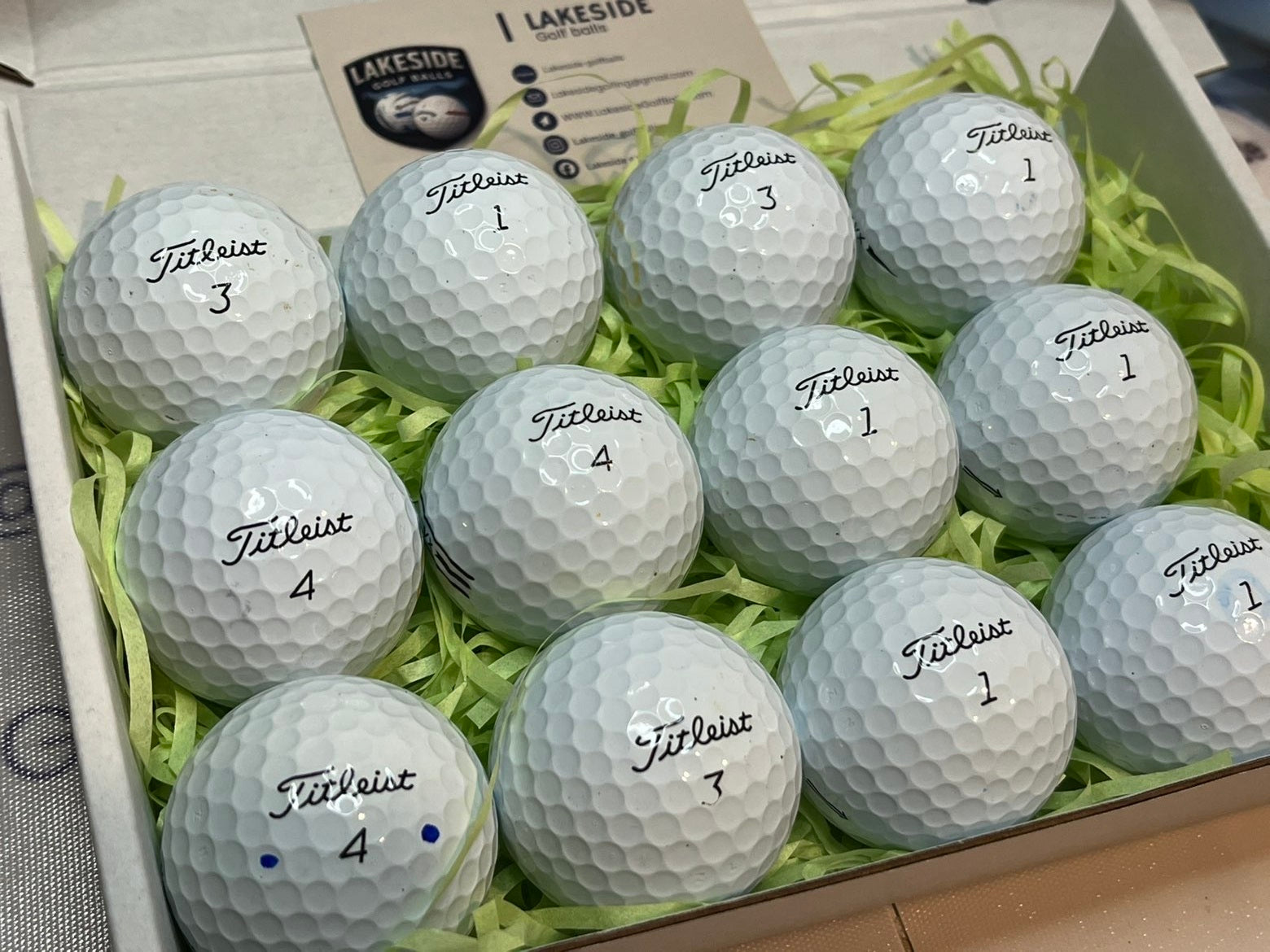 12 Titleist AVX White